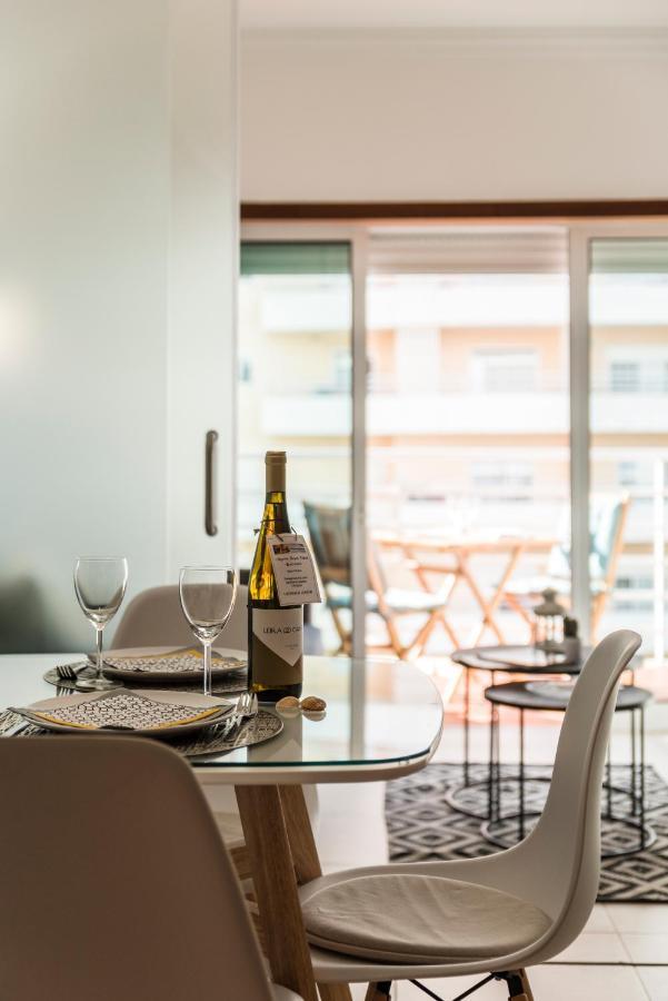 Algarve Beach Vibes Apartment, Wifi, Pool, Ac, Bbq Portimao Exterior photo